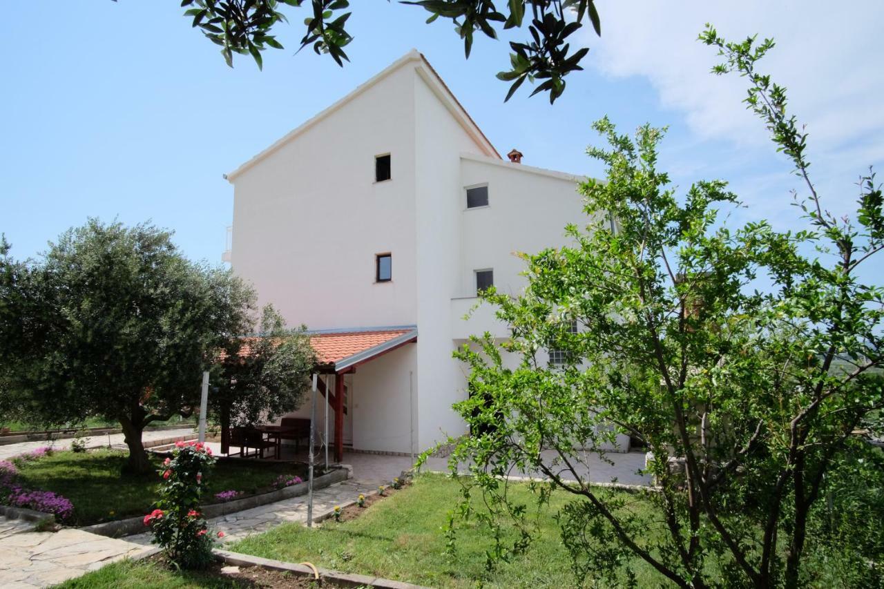 Apartmani Viktorija Vrana  Exterior photo