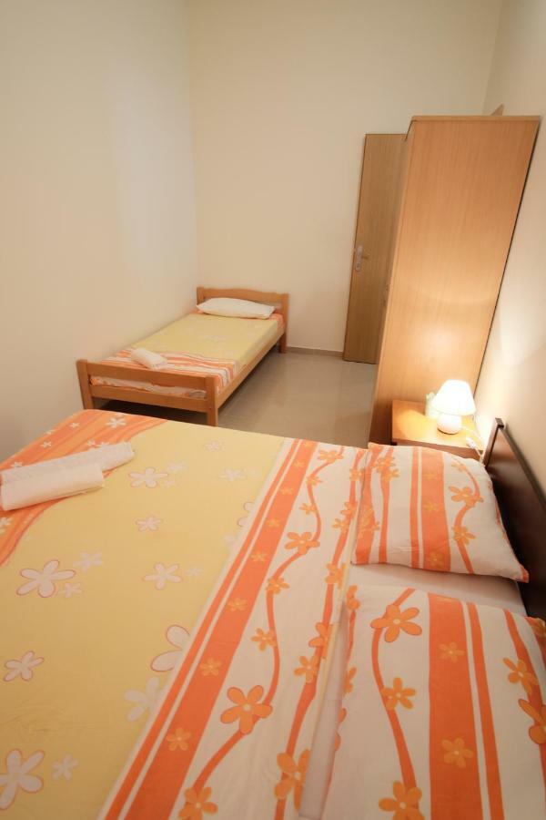 Apartmani Viktorija Vrana  Exterior photo